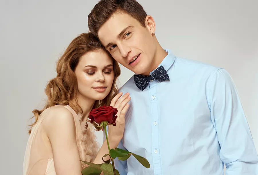 كيف أجعل زوجي يهتم بي؟ الدليل الشامل لاستعادة الشغف وبناء اهتمام مستدام