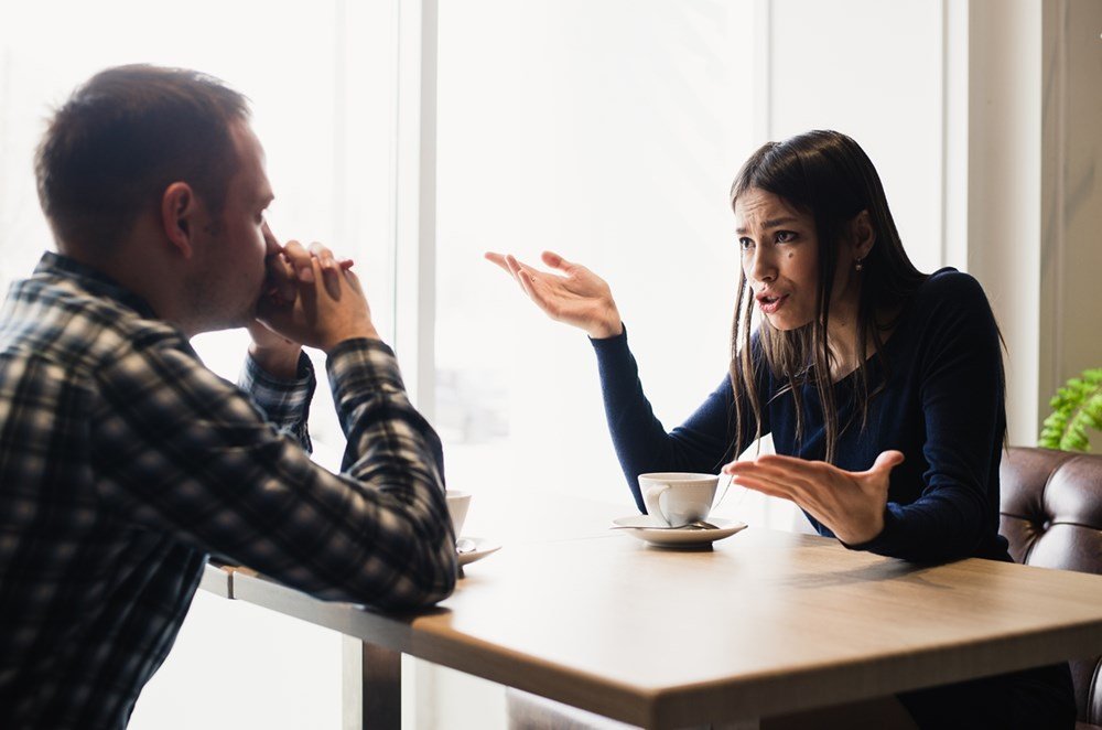 15 نصيحة ذهبية تساعدك في تجنب الشجار مع زوجك وتحويل الخلاف إلى تفاهم