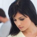 أشياء تقلل من قيمة الرجل في نظر المرأة (دليل شامل لاستعادة الاحترام)