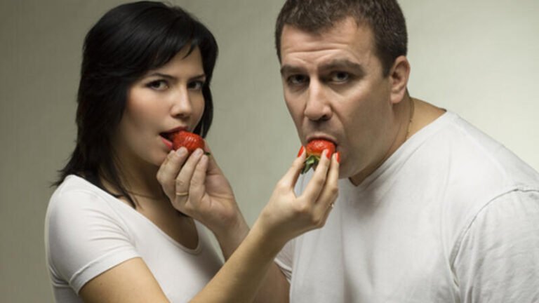 أفضل فواكه للحياة الزوجية (تعزيز الطاقة، المزاج، والعافية المشتركة)